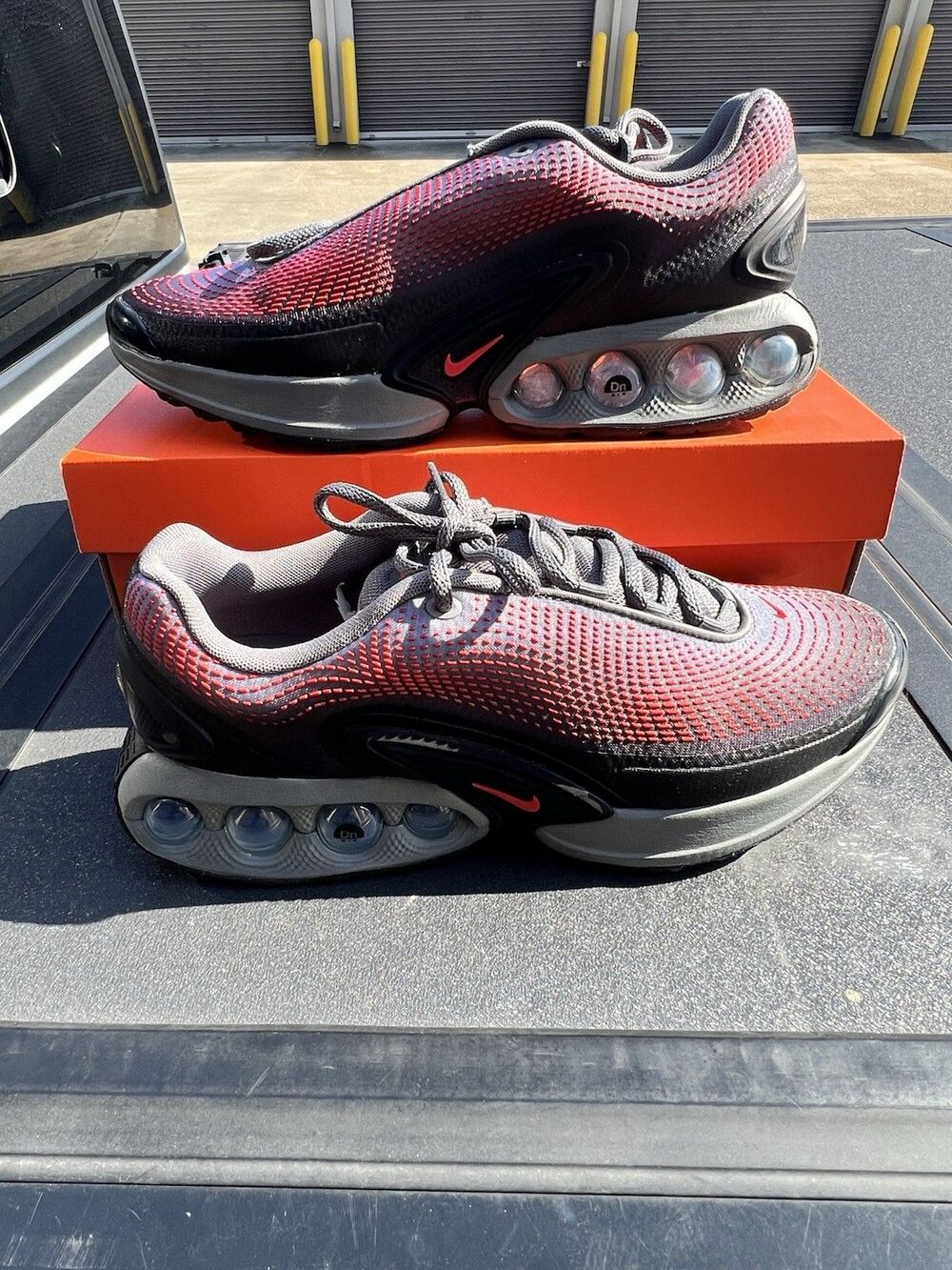 Nike Air Max DN Black University Red Iron Grey HM0708-002 sz 10.5 Men's Shoe